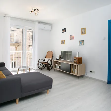 Uncle Albertʹs Appartement