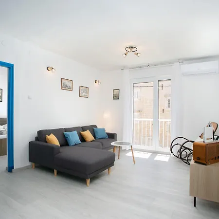 Uncle Albertʹs * تروغير