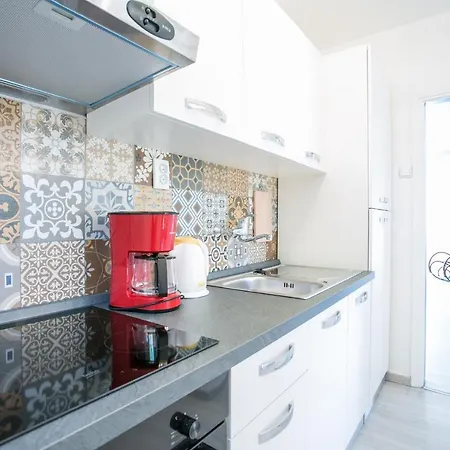 Uncle Albertʹs トロギール