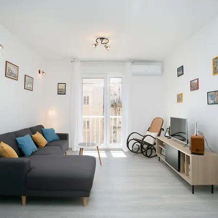 Apartman Uncle Albertʹs Trogir