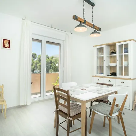 アパート Uncle Albertʹs