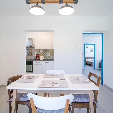 公寓 Uncle Albertʹs *