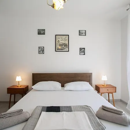 Uncle Albertʹs 公寓 *